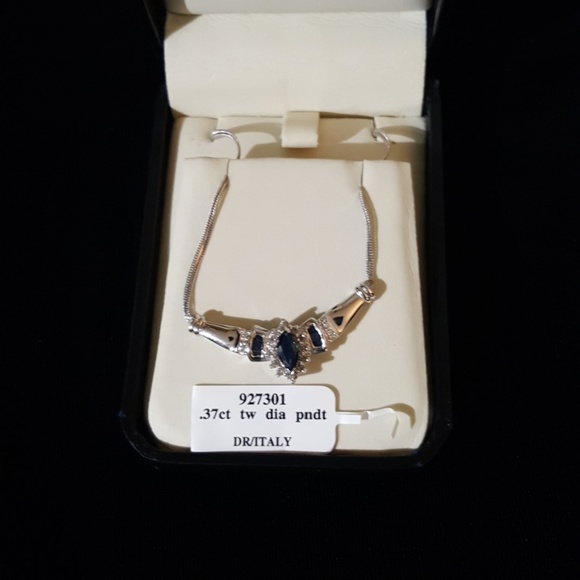 Jewelry - ❤❤❤.37ct. tw Diamond Pendant PRICE IS FIRM